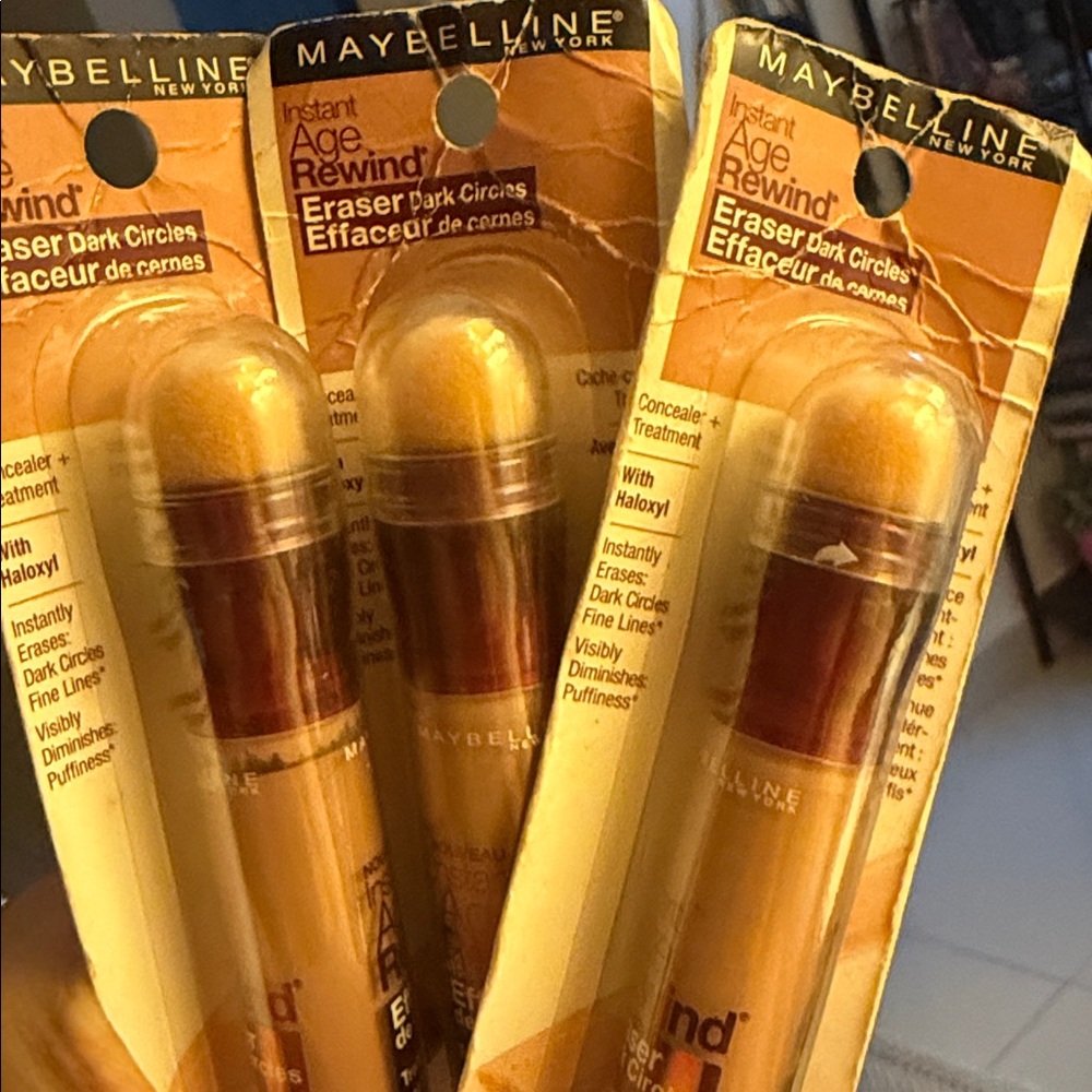 Maybelline AGE Rewind Concelear Eraser - Picture 13 of 13